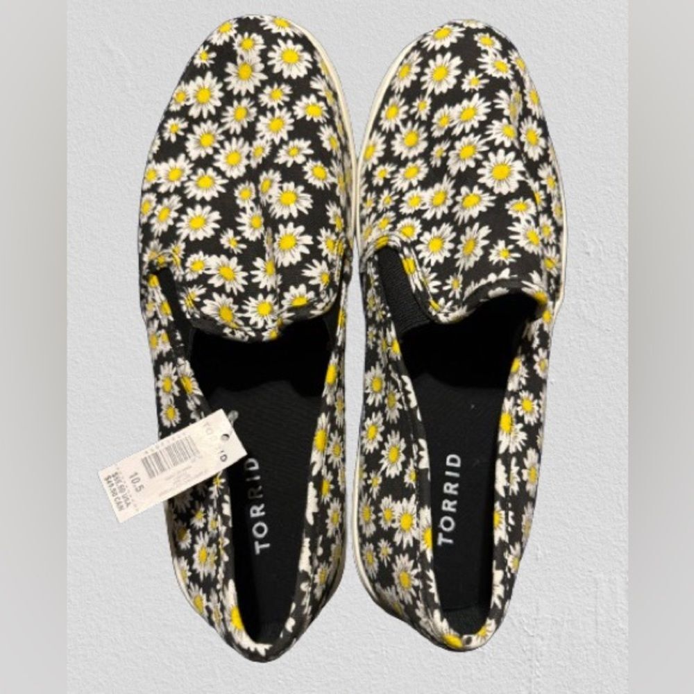 Daisy canvas slip on shoe Torrid